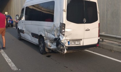 Keşanda minibüs ile çarpışan otomobilin sürücüsü yaralandı