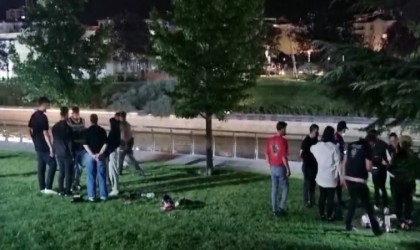 Kırşehir polisi parklarda ve sokaklarda huzur uygulaması yaptı