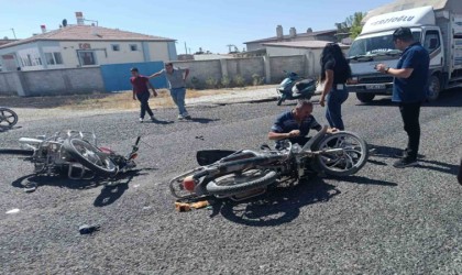 Konyada iki motosiklet çarpıştı: 3 yaralı