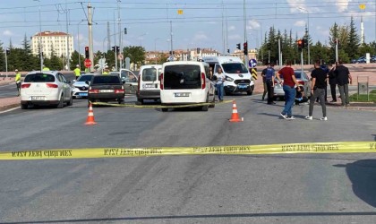 Konyada polise silahlı saldırı: 2 polis yaralı