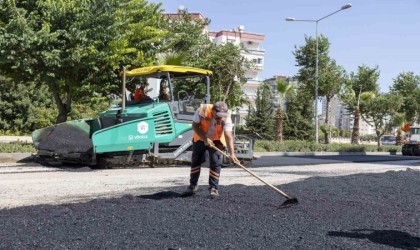 Mersinde yol yenileme çalışmaları sürüyor