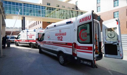 Minibüs ile otomobil çarpıştı: 5 yaralı