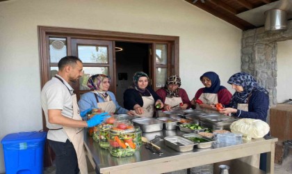 Müze Meram Yemek Atölyesinde sohbahar, kış hazırlıkları yapıldı