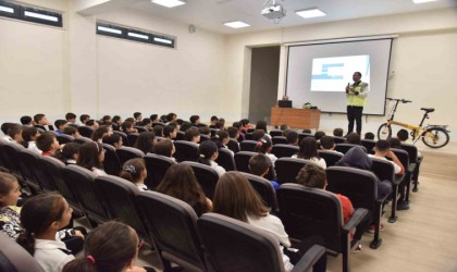 Okullarda Temel Trafik ve Bisiklet Kültürü semineri veridi