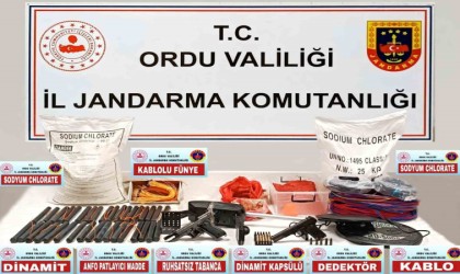 Orduda bir evde çok sayıda patlayıcı madde ele geçirildi