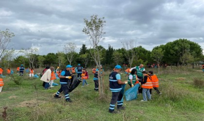 Sancaktepe Belediyesi ekipleri, Dünya Temizlik Gününde gönüllülerle el ele verdi