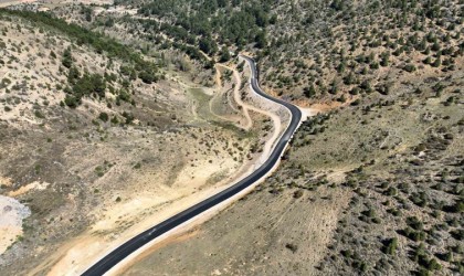 Selçuklu Belediyesi dış mahallelerde bağlantı yollarının standardını yükseltiyor