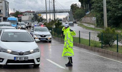 Sinopta trafik kazası: 4 yaşında çocuk yaralandı