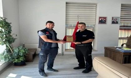 Şırnakta tayini çıkan AFAD personeline plaket verildi