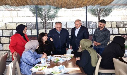 Talasta gelenek bozulmadı, öğrencilere elit karşılama