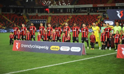 Trendyol Süper Lig: Gaziantep FK: 0 - Trabzonspor: 0 (Maç devam ediyor)