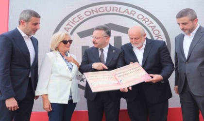 Vali Aksoy, yapımı tamamlanan Hacı Hatice Ongurlar Ortaokulunun açılış programına katıldı