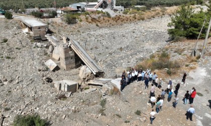 Zeytinli Çayında sel felaketinde yıkılan köprünün yeniden yapılması isteniyor