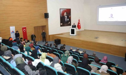 AİÇÜde “Din ve Teopolitik” konferansı düzenlendi