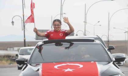 Avrupa şampiyonu sporcuya memleketi Cizrede görkemli karşılama