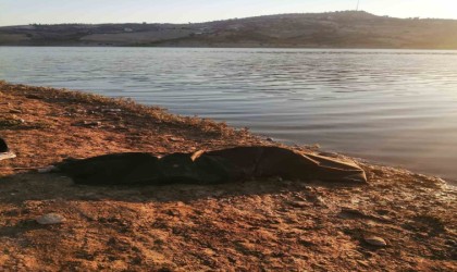 Balık tutmaya gittiği yerde aracıyla göle düşen şahıs hayatını kaybetti