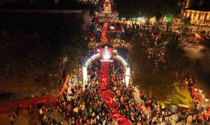 Balıkesirde Cumhuriyet coşkusu sokaklara sığmadı