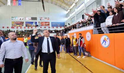 Başkan Toptaş, Cumhuriyet Spor Şöleni futsal finalini izledi