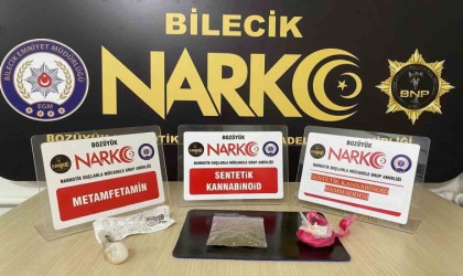 Bilecikte şüpheli araç içinde uyuşturucu çıktı