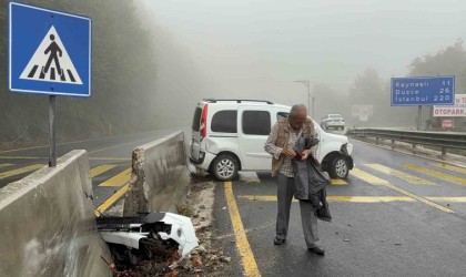 Bolu Dağında kontrolden çıkan araç bariyerlere çarptı