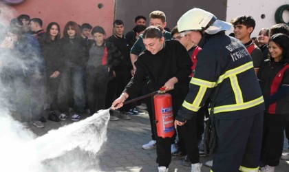 Bozüyükte Anadolu Lisesi öğrencilerine yangın eğitimi