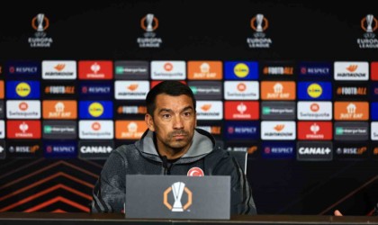 Bronckhorst: İyi bir takıma karşı oynayacağız