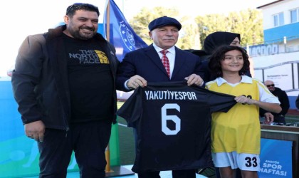 Büyükşehirden amatör futbol kulüplerine malzeme yardımı