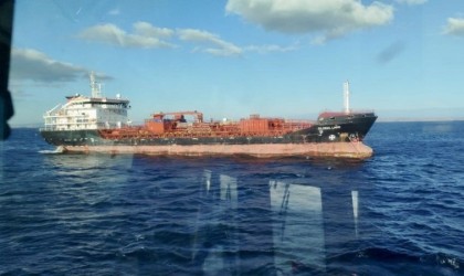 Çanakkale Boğazından geçen boş tanker makine arızası yaptı