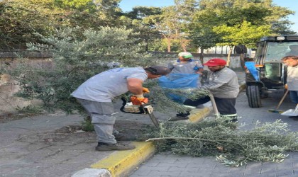 Çiçek gibi Nazilli için belediye ekipleri durmuyor