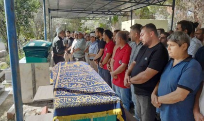 Çöken balkonun altında can veren baba ve oğlu son yolculuğuna uğurlandı