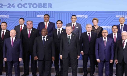 Cumhurbaşkanı Erdoğan, BRICS Liderler Zirvesinde aile fotoğrafı çekimine katıldı