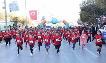 Cumhuriyet coşkusu, koşu ile başladı