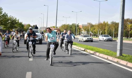 Doktorlar, büyükşehir ile sağlık için pedalladı