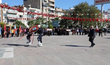 Edremitte Cumhuriyetin 101. yılı kutlamaları coşkuyla başladı