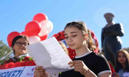 Elazığda öğrencilerden anlamlı Cumhuriyet Bayramı kutlaması