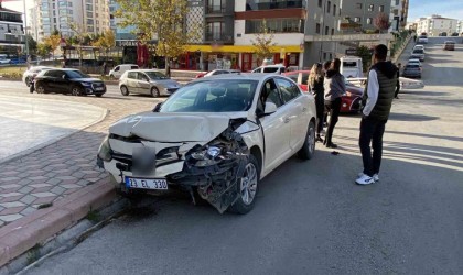 Elazığda trafik kazası: 2 yaralı