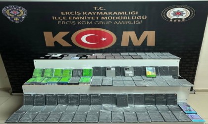 Ercişte kaçak cep telefonu ele geçirildi