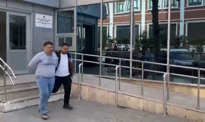 Esenyurtta sokakta çırılçıplak dolaşan şahıs gözaltına alındı