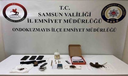 Evlerinde uyuşturucu ele geçirilen 2 kişi gözaltına alındı