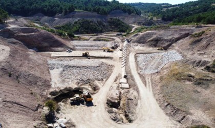 Gediz Kayacık Barajında çalışmalar aralıksız devam ediyor