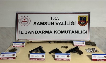 Jandarma, uyuşturucu ve silah ele geçirdi