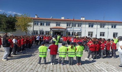 Jandarmadan öğrencilere trafik güvenliği eğitimi