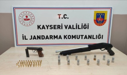 Jandarmadan silah ticareti yapanlara operasyon