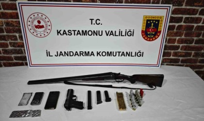 Kastamonuda uyuşturucuyla yakalanan 2 kişi tutuklandı