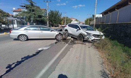 Keşanda iki otomobilin çarpıştığı kazada 1 kişi yaralandı