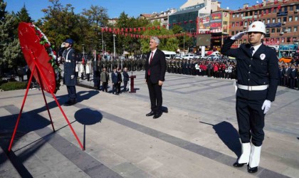 Kırıkkalede Cumhuriyet Bayramı töreninde çelenkler sunuldu