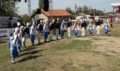 Kızılcıkdere 4. Bağ Bozumu etkinlikleri renkli görüntülere sahne oldu