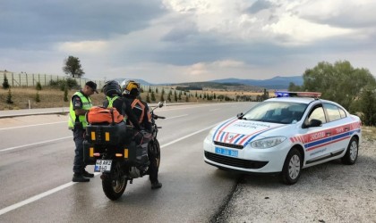 Kütahyada Jandarma Trafik Timlerinden motosiklet ve motorlu bisiklet denetimi