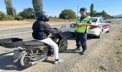 Kütahyada Jandarma Trafik ve Asayiş Timlerinden motosiklet ve motorlu bisiklet denetimi