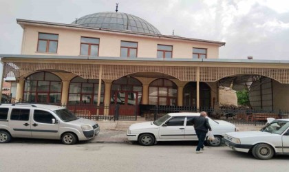 Malatyada depremde hasar alan tarihi camiler ayağa kaldırılıyor